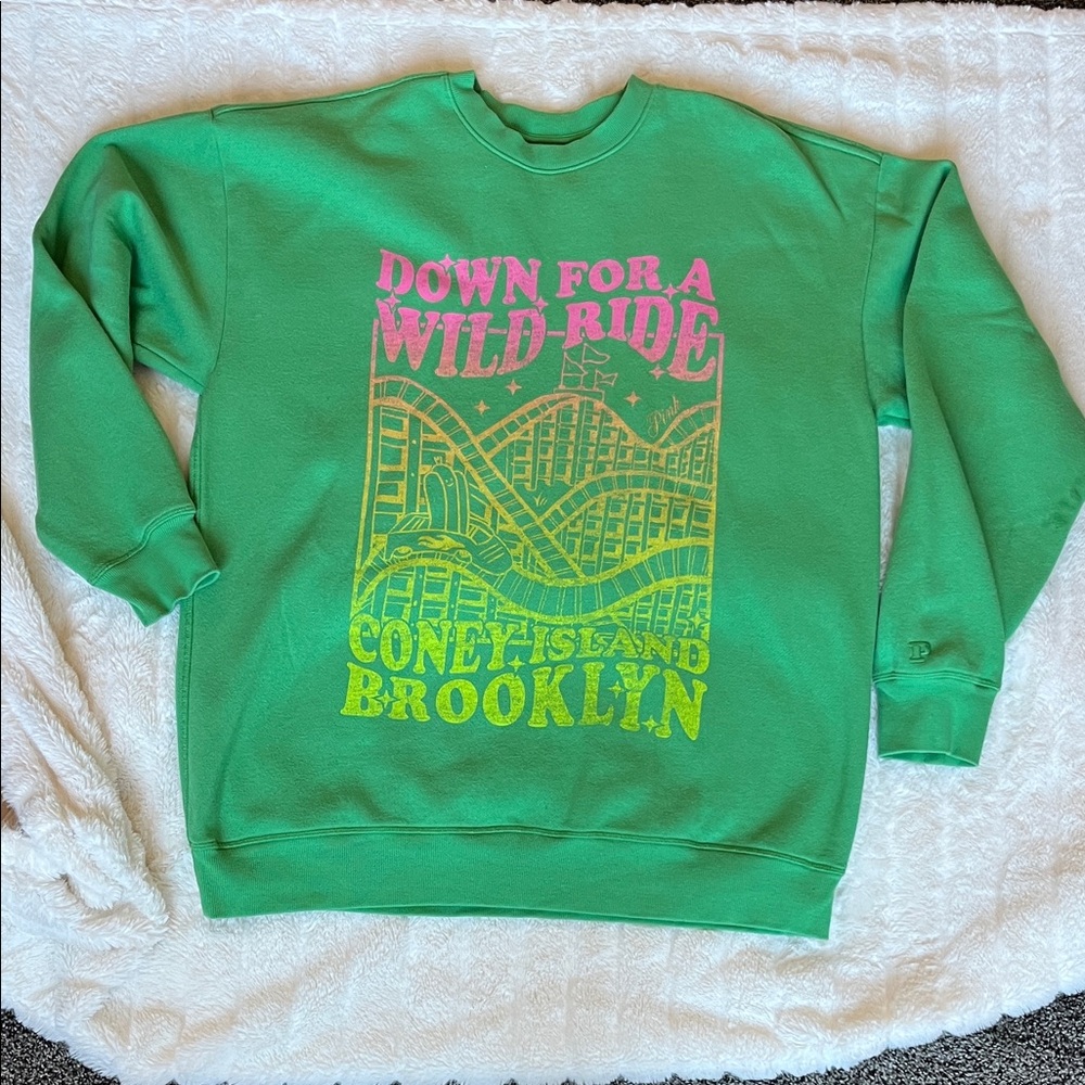 PINK by Victoria’s Secret graphic sweatshirt